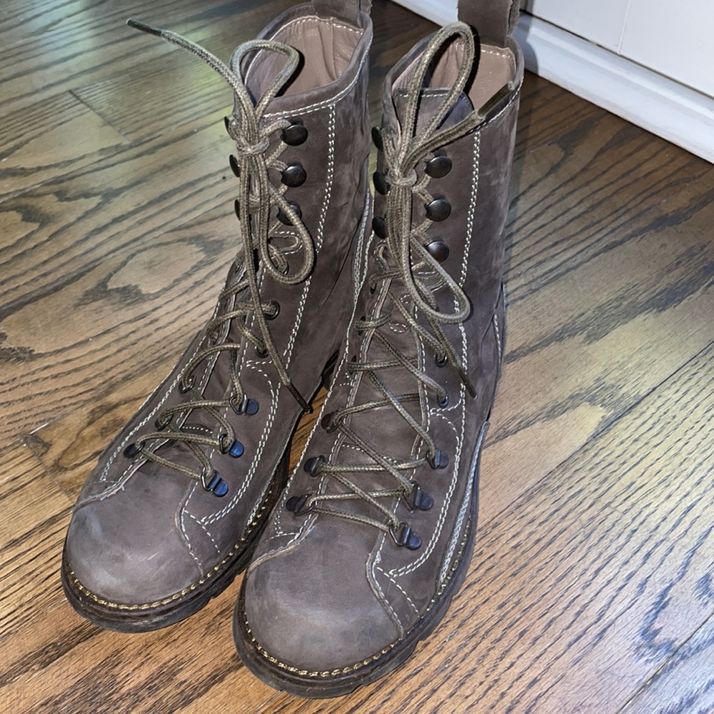 Progetto brown leather/ suede booties size 37